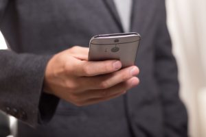 Czym zajmuje się dystrybucja telefonów komórkowych